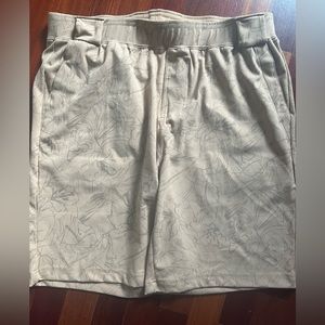 Municipal shorts size large